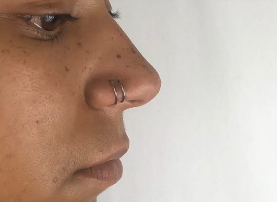 Inserting and removing your nose stud